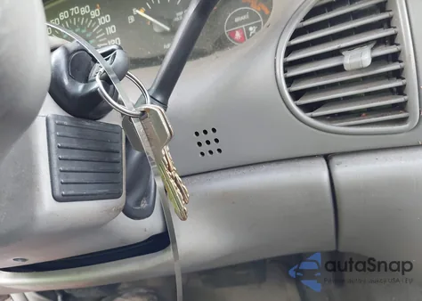 2001 Buick Century Custom из США, поврежденный, VIN 2G4WS52J311335780